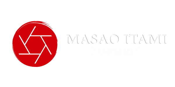 Logo masao itami letras blancas